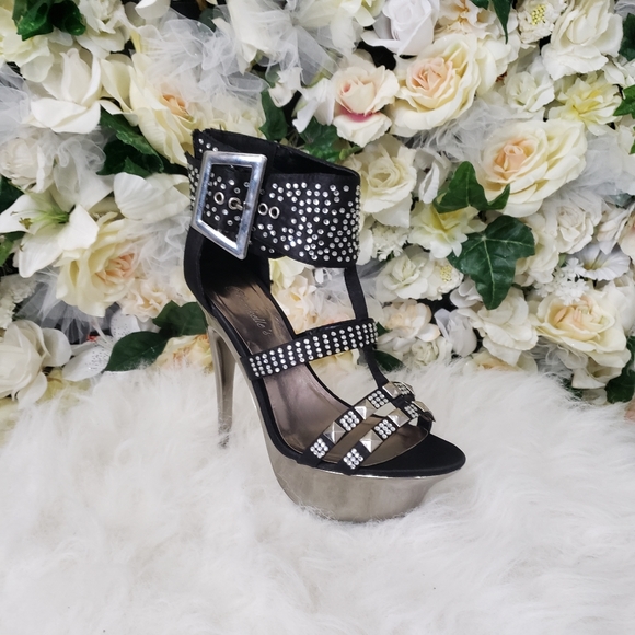 Black Studded Platform Heels - Picture 2 of 5